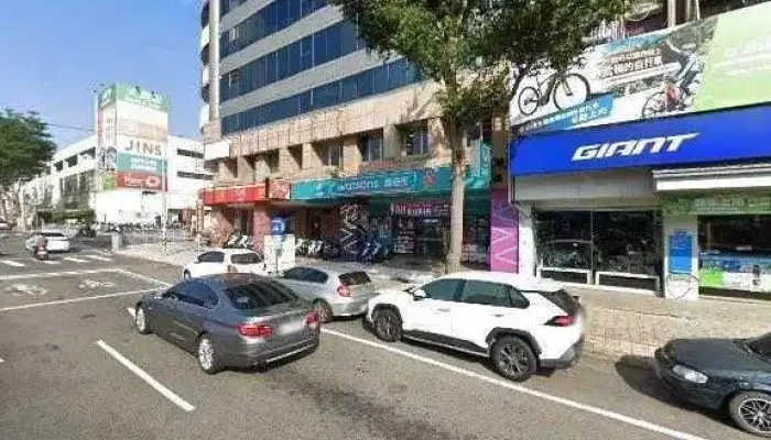 Da Li Yun Duan Shang Wu Zhong Xin Jie Jing He 360 Du Quan Jing Zhao - Taichung City, Dali District
