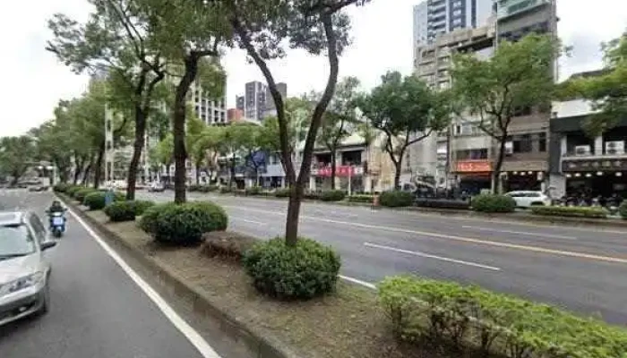 Duo Qi Shu Wei Chuang Yi You Xian Gong Si Jie Jing He 360 Du Quan Jing Zhao - Taipei City, Zhongshan District