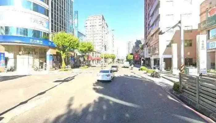Hong Cheng Yi Shu Guo Nei Wai Shuo Shi Shi Zi Gao Xiong Mei Shu She Ji Sheng Xue Jie Jing He 360 Du Quan Jing Zhao - Kaohsiung City, Zuoying District