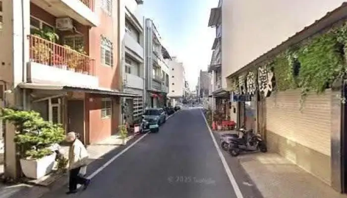 Jia Shi Yue Kan Za Zhi Quan Bu - Chiayi City, East District