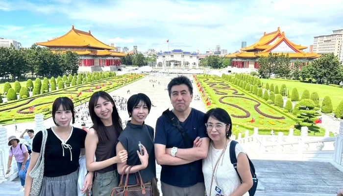 Kai Fa Lu Xing She Gu Fen You Xian Gong Si 旅行社 - Taipei City, Zhongshan District