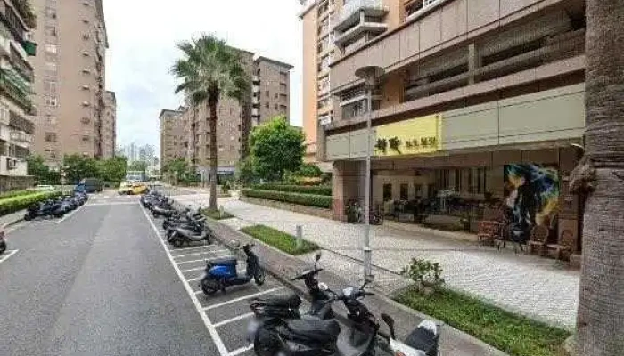Kong Bai Ge Kong Jian Gai Nian She Ji Jie Jing He 360 Du Quan Jing Zhao - Taipei City, Songshan District