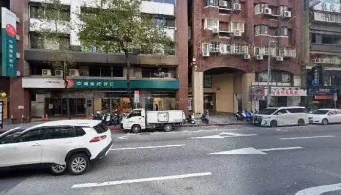Lu Meng Zi Xun Kai Fa Gu Fen You Xian Gong Si Jie Jing He 360 Du Quan Jing Zhao - Taipei City, Zhongshan District