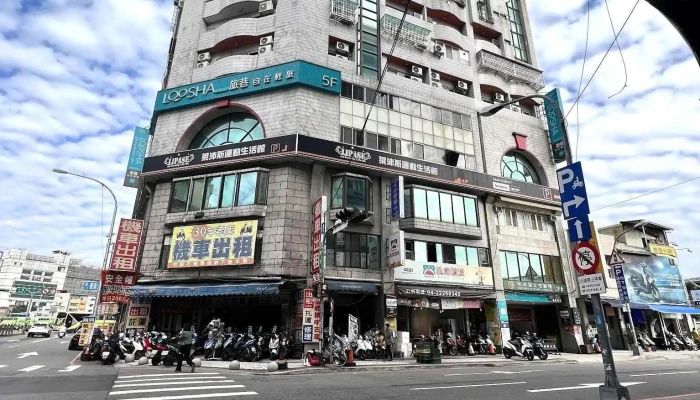 Lu Xiang Zi Zai Qing Lu Loosha Hostel Quan Bu - Taichung City, Central District