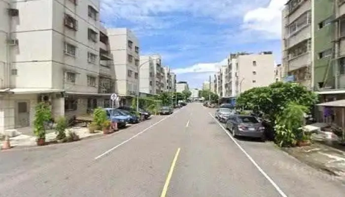Qiu Ke Si Xing Xiang Wang Zhan Zhuan An You Ti Duo Chuang Yi She Ji You Xian Gong Si Suo Jian Li Quan Bu - Kaohsiung City, Fengshan District