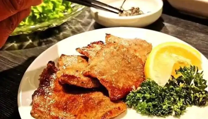 Shao Jiu Can Yin Ji Tuan  Tai Nan Shao Rou Tui Jian Shao Rou Shiyoziyo Yakiniku Shojo Tai Nan Xi Men Dian Shi Pin - Tainan City, North District