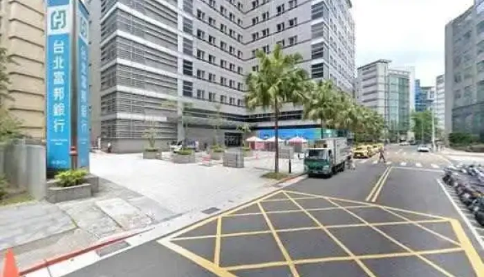 Shu Wei Tong Guo Ji Wang Lu Gu Fen You Xian Gong Si Jie Jing He 360 Du Quan Jing Zhao - Taipei City, Neihu District