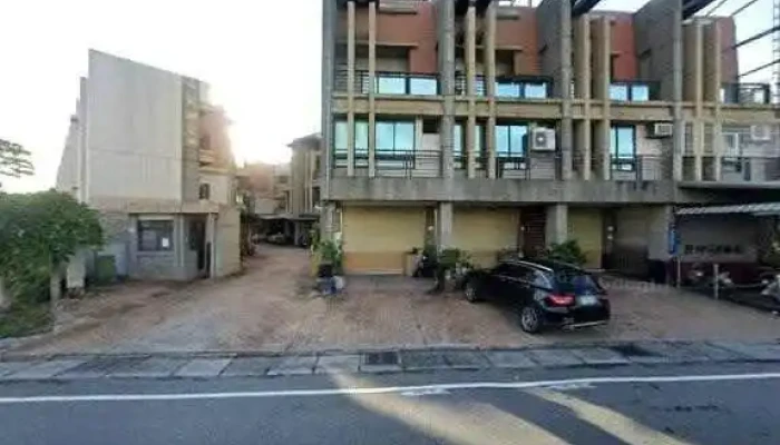Shun Liang Che Ti Mei Yan Gong Fang Jie Jing He 360 Du Quan Jing Zhao - Taitung County, Taitung City