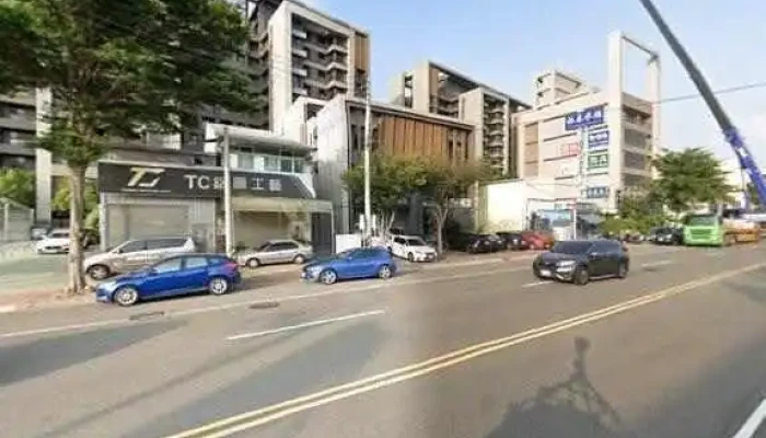 Tai Zhong Lu Quan Xiu Fu TcLu Quan Gong Yi Wheel Repaire Tech Jie Jing He 360 Du Quan Jing Zhao - Taichung City, Nantun District