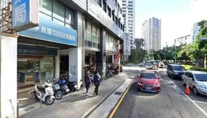 Wei Ye Gu Wen Wei Ye Di Chan Jie Jing He 360 Du Quan Jing Zhao - Taichung City, North District