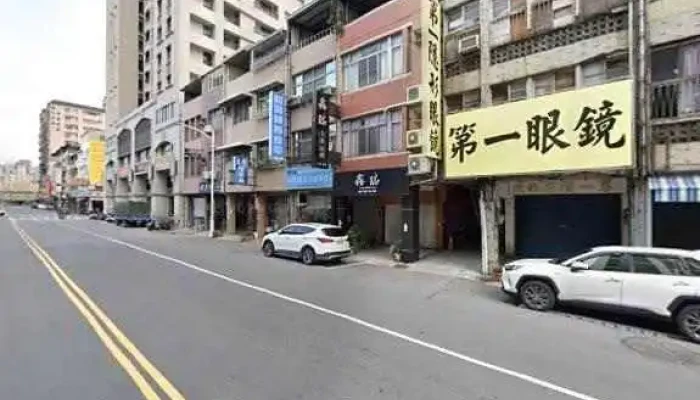 Xin Rui Zhong Biao Jie Jing He 360 Du Quan Jing Zhao - Kaohsiung City, Sinsing District
