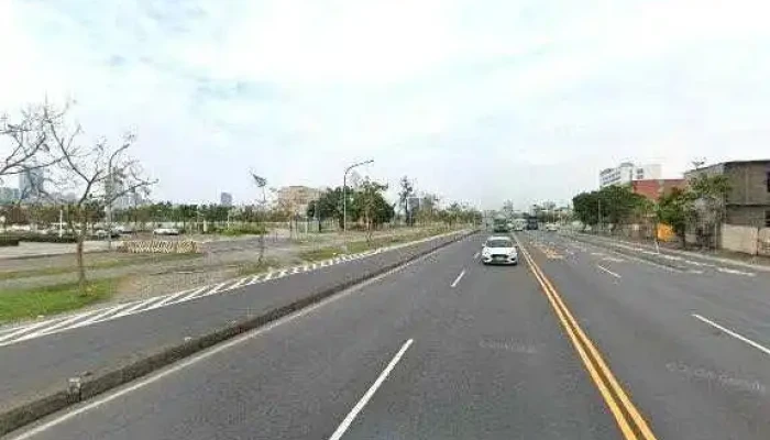 Ya Zi Ke Ji  Zui Zai Hu Nin De Can Yin Zhuan Jia Jie Jing He 360 Du Quan Jing Zhao - Kaohsiung City, Cianjhen District