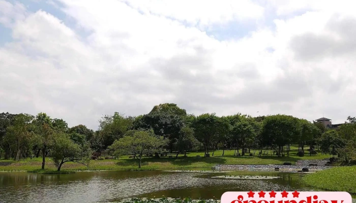 Yi Lan Xian Shi Guan Yi Lan Zhong Yang Gong Yuan - Yilan County, Yilan City