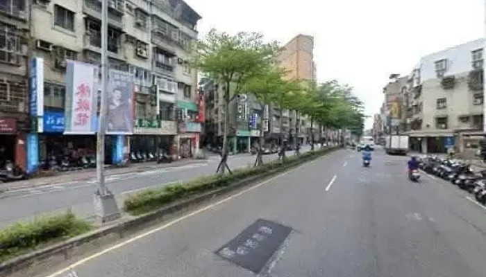 Yi Yun Gu Shu Wei Ke Ji Gu Fen You Xian Gong Si Jie Jing He 360 Du Quan Jing Zhao - New Taipei City, Sanchong District