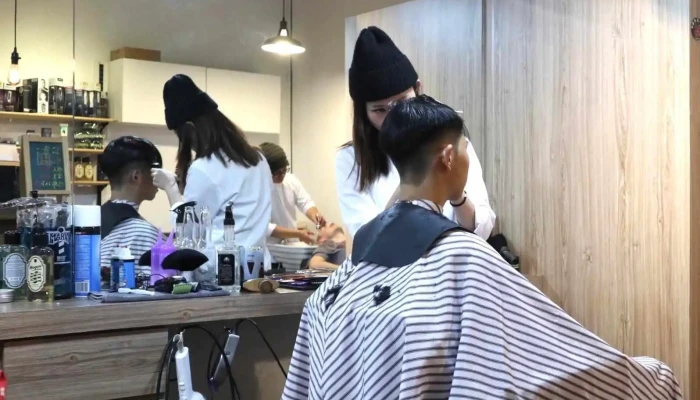 Ying Lun Shen Shi Fa Lang Cutting Edge Barbershop Fa Xing - Hualien County, Hualien City