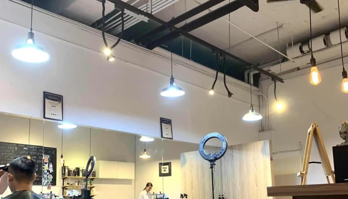 Ying Lun Shen Shi Fa Lang Cutting Edge Barbershop 如何到達 - Hualien County, Hualien City