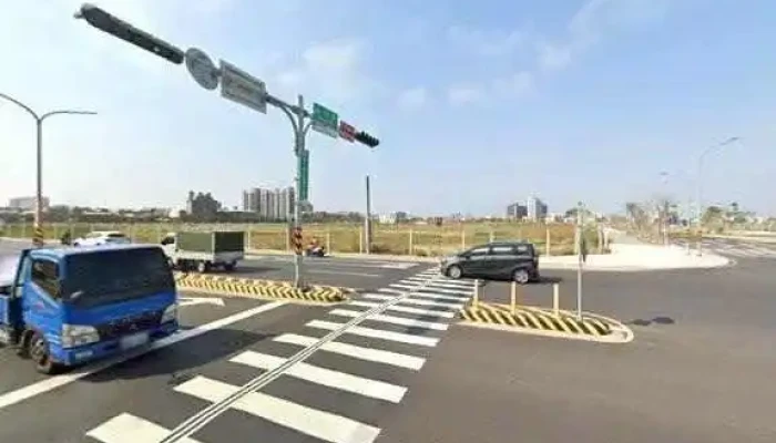 Zhu Shang Bu Dong Chan  An Nan Jia Meng Dian  Tai Nan Zui Qiang Fang Zhong Gong Si Jie Jing He 360 Du Quan Jing Zhao - 台灣省 Annan District
