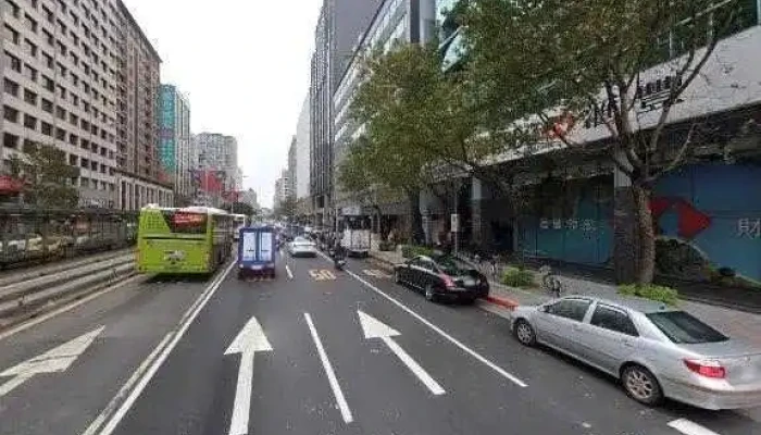 Ikala Jie Jing He 360 Du Quan Jing Zhao - Taipei City, Zhongshan District