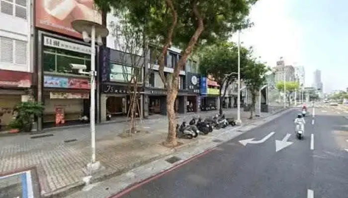 Yampiz Yang Pi Zhi Shu Wei Ke Ji You Xian Gong Si Quan Bu - Kaohsiung City, Sinsing District