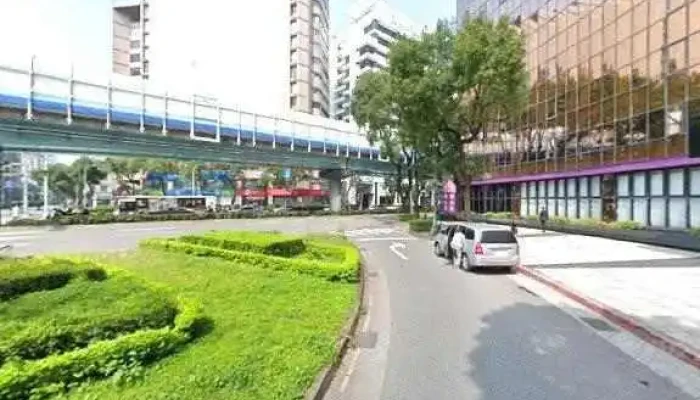 Yingjieruiwanglushuweiyouxiangongsirwdwangyeshejigouwuchewang Station Quan Bu - Taipei City, Songshan District